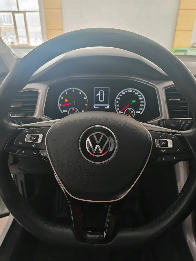 2022 Volkswagen T-Roc 1.4T 150HP L4 7DCT,autocango,china used car exporter,china ev exporter,chinese used car exporter,chinese used ev exporter