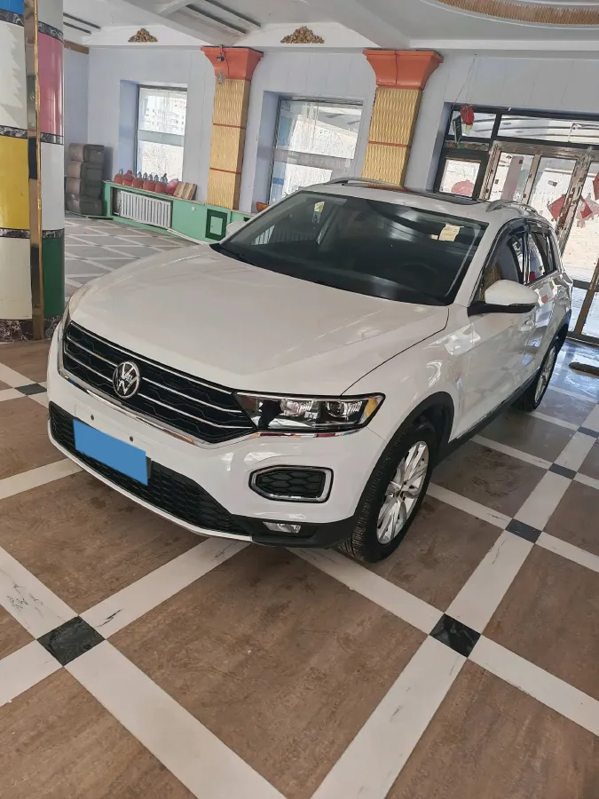 2022 Volkswagen T-Roc 1.4T 150HP L4 7DCT,autocango,china used car exporter,china ev exporter,chinese used car exporter,chinese used ev exporter