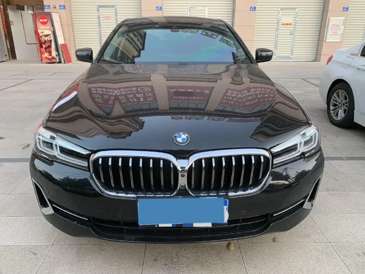 2022 BMW 5 Series 2.0T 252HP L4 8AT,autocango,china used car exporter,china ev exporter,chinese used car exporter,chinese used ev exporter
