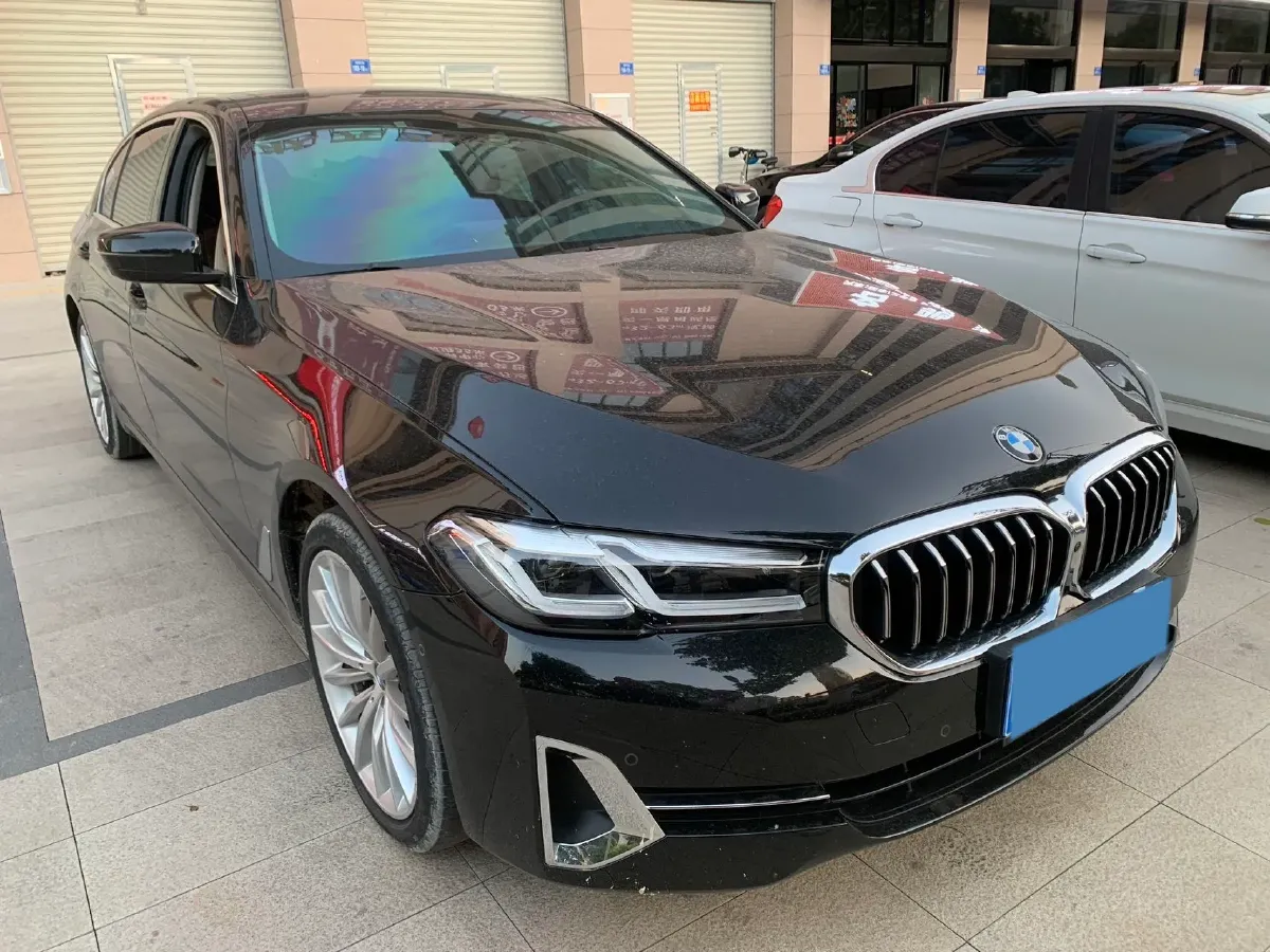 2022 BMW 5 Series 2.0T 252HP L4 8AT,autocango,china used car exporter,china ev exporter,chinese used car exporter,chinese used ev exporter