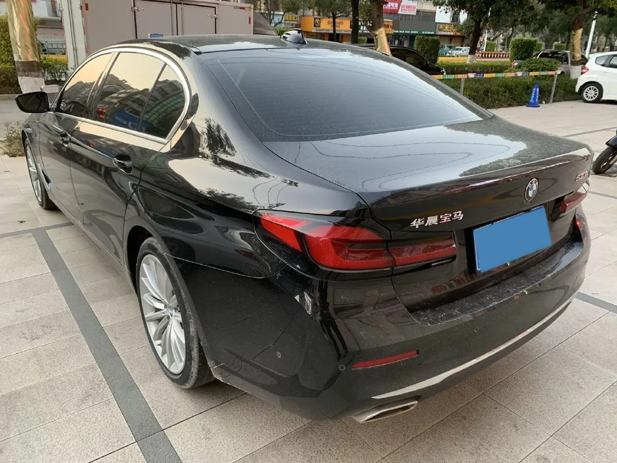 2022 BMW 5 Series 2.0T 252HP L4 8AT,autocango,china used car exporter,china ev exporter,chinese used car exporter,chinese used ev exporter