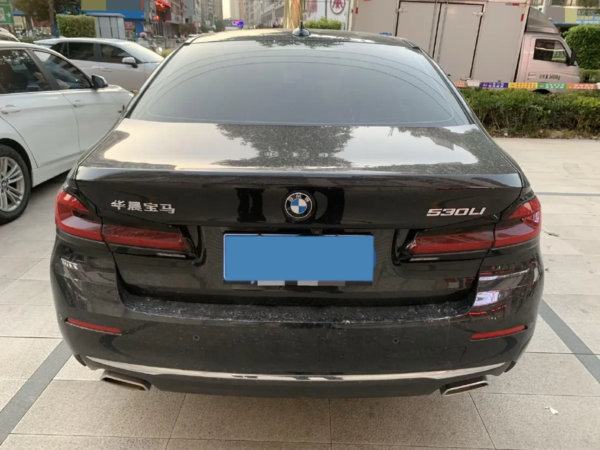 2022 BMW 5 Series 2.0T 252HP L4 8AT,autocango,china used car exporter,china ev exporter,chinese used car exporter,chinese used ev exporter