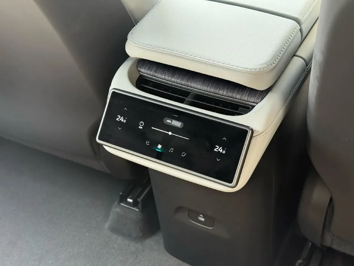 2024 NIO ES6 BEV 75KWH,autocango,china used car exporter,china ev exporter,chinese used car exporter,chinese used ev exporter