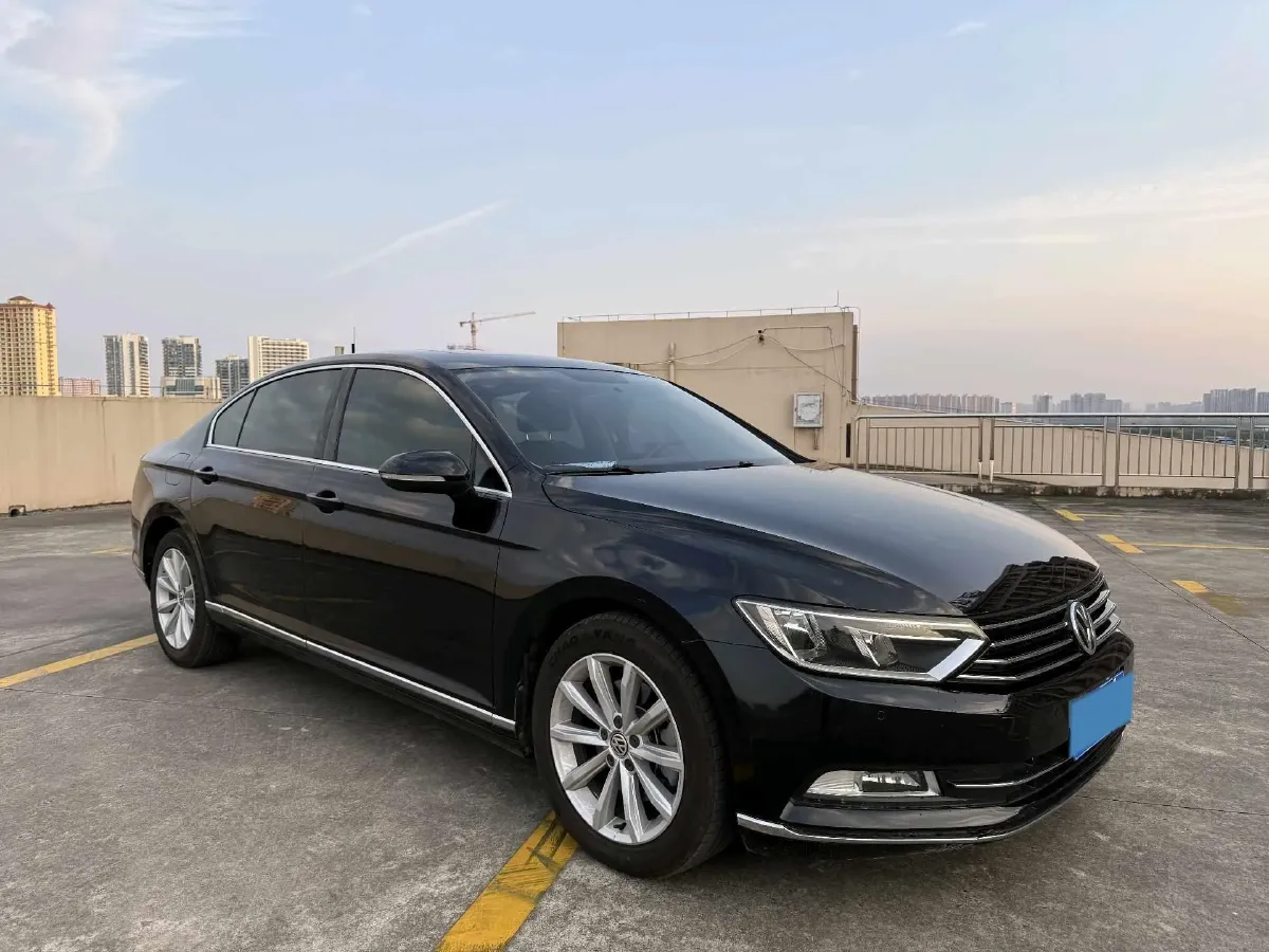 2017 Volkswagen Magotan 1.8T 180HP L4 7DCT,autocango,china used car exporter,china ev exporter,chinese used car exporter,chinese used ev exporter