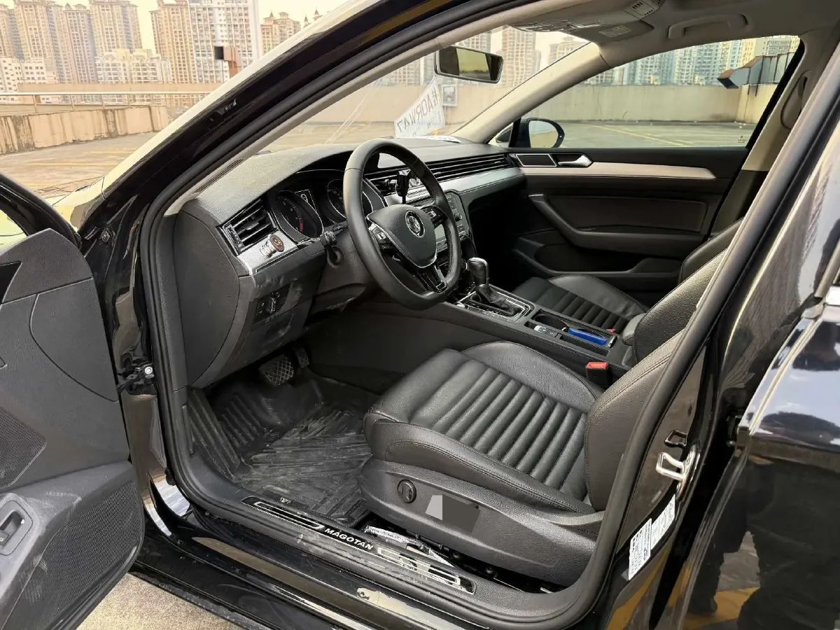 2017 Volkswagen Magotan 1.8T 180HP L4 7DCT,autocango,china used car exporter,china ev exporter,chinese used car exporter,chinese used ev exporter