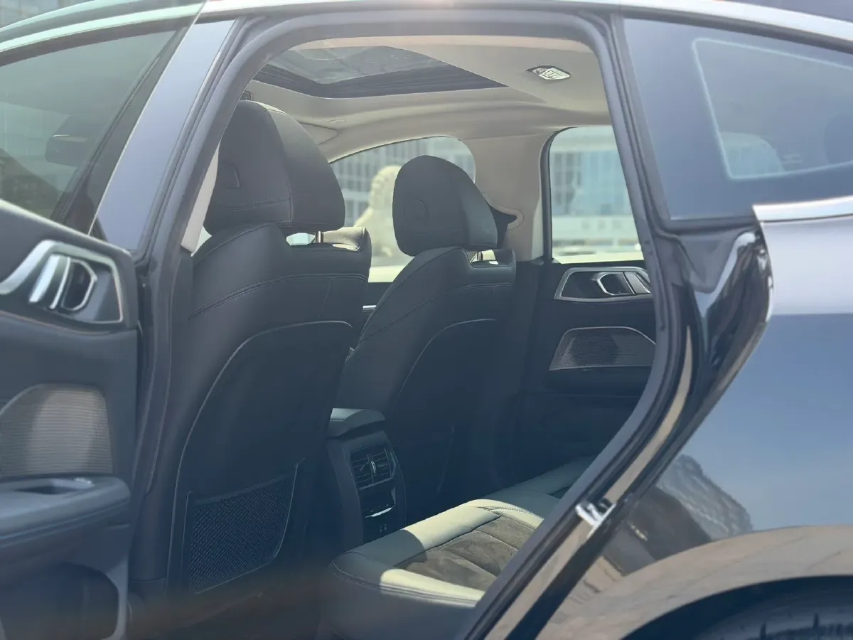 2022 BMW 8 Series 3.0T 333HP L6 8AT,autocango,china used car exporter,china ev exporter,chinese used car exporter,chinese used ev exporter