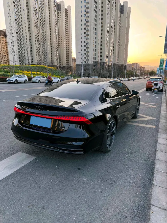 2024 Audi A7L 2.0T 245HP L4 7DCT,autocango,china used car exporter,china ev exporter,chinese used car exporter,chinese used ev exporter