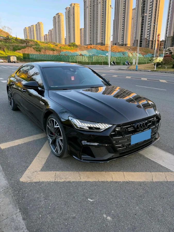 2024 Audi A7L 2.0T 245HP L4 7DCT,autocango,china used car exporter,china ev exporter,chinese used car exporter,chinese used ev exporter