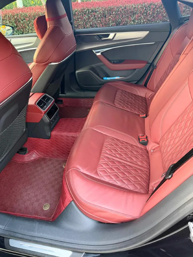 2024 Audi A7L 2.0T 245HP L4 7DCT,autocango,china used car exporter,china ev exporter,chinese used car exporter,chinese used ev exporter