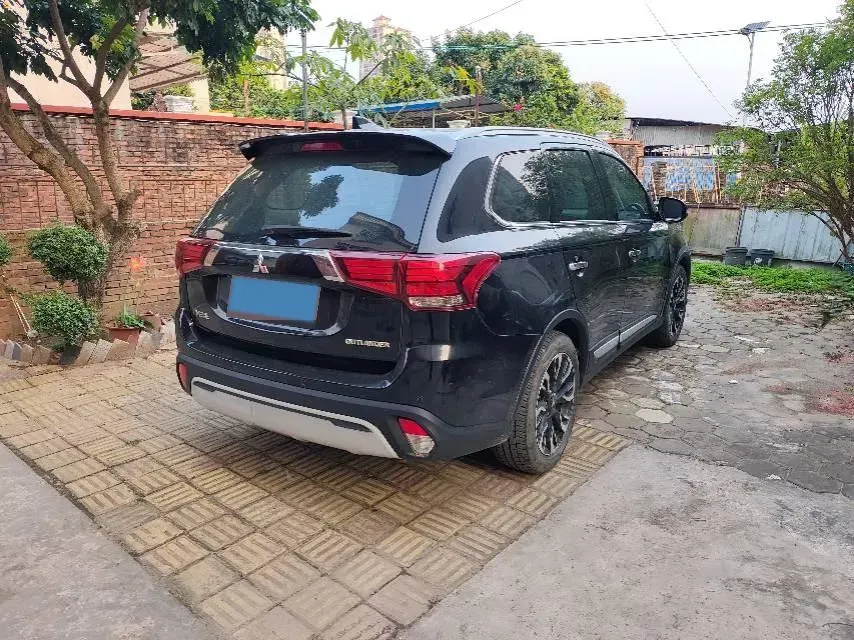 2020 Mitsubishi Outlander 2.4L 192HP L4 CVT,autocango,china used car exporter,china ev exporter,chinese used car exporter,chinese used ev exporter