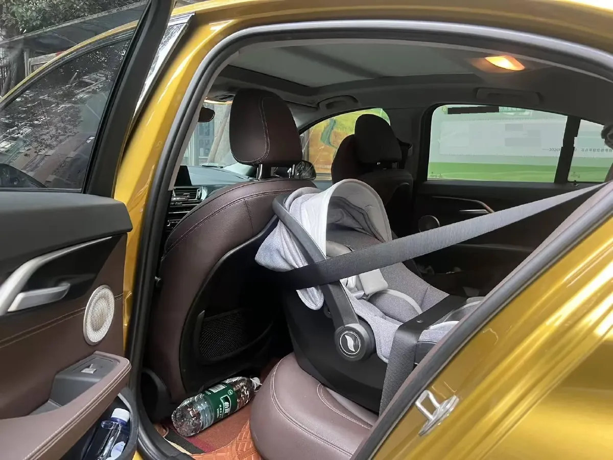 2021 BMW 1 Series 1.5T 140HP L3 7DCT,autocango,china used car exporter,china ev exporter,chinese used car exporter,chinese used ev exporter