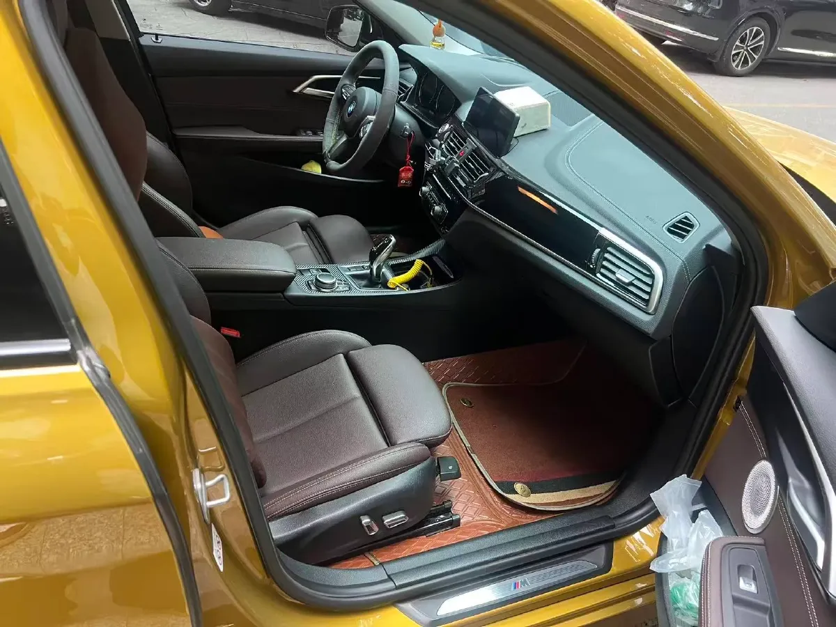 2021 BMW 1 Series 1.5T 140HP L3 7DCT,autocango,china used car exporter,china ev exporter,chinese used car exporter,chinese used ev exporter