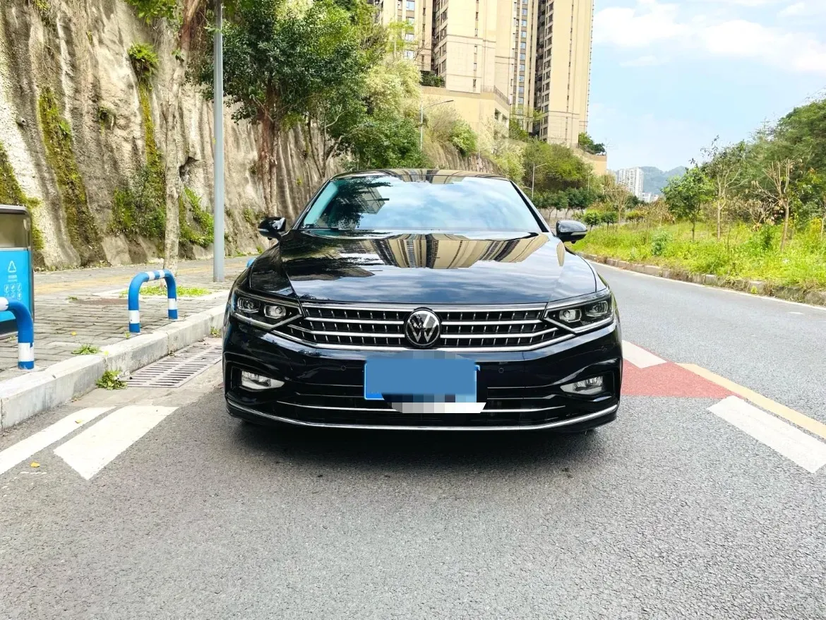 2024 Volkswagen Magotan 2.0T 186HP L4 7DCT,autocango,china used car exporter,china ev exporter,chinese used car exporter,chinese used ev exporter