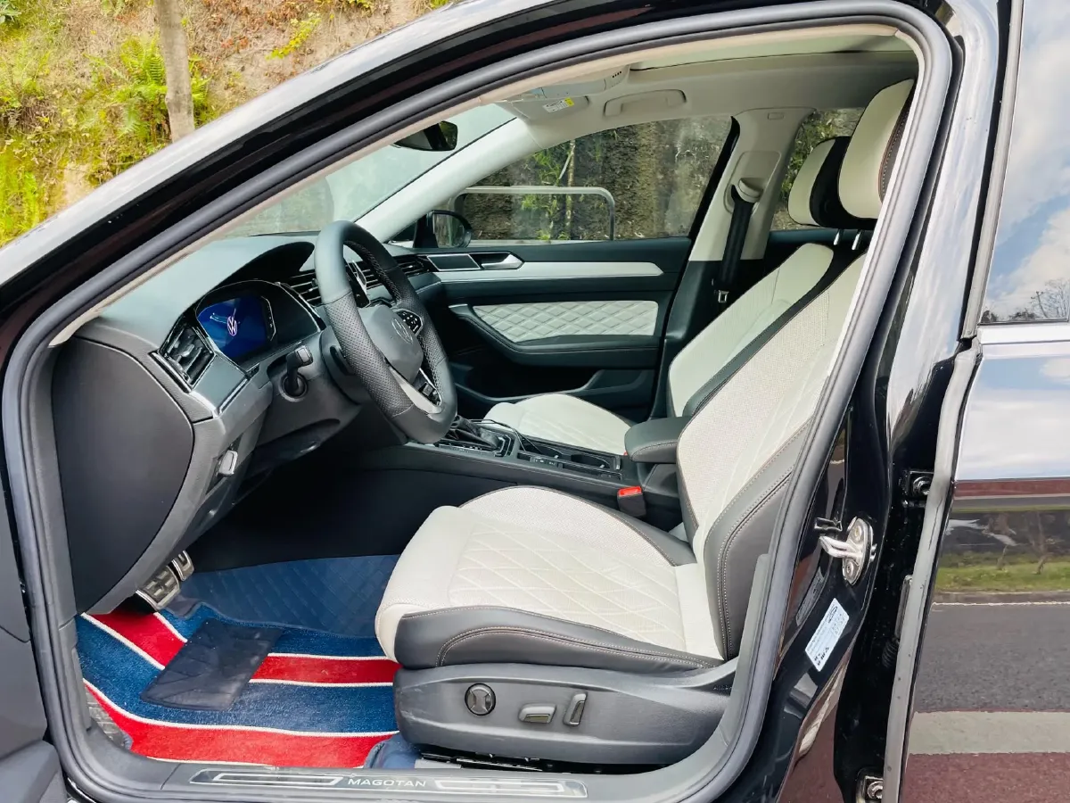 2024 Volkswagen Magotan 2.0T 186HP L4 7DCT,autocango,china used car exporter,china ev exporter,chinese used car exporter,chinese used ev exporter
