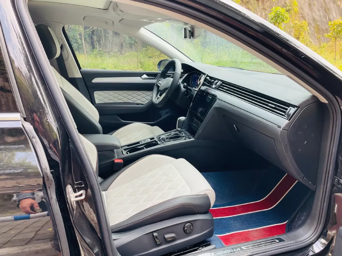 2024 Volkswagen Magotan 2.0T 186HP L4 7DCT,autocango,china used car exporter,china ev exporter,chinese used car exporter,chinese used ev exporter