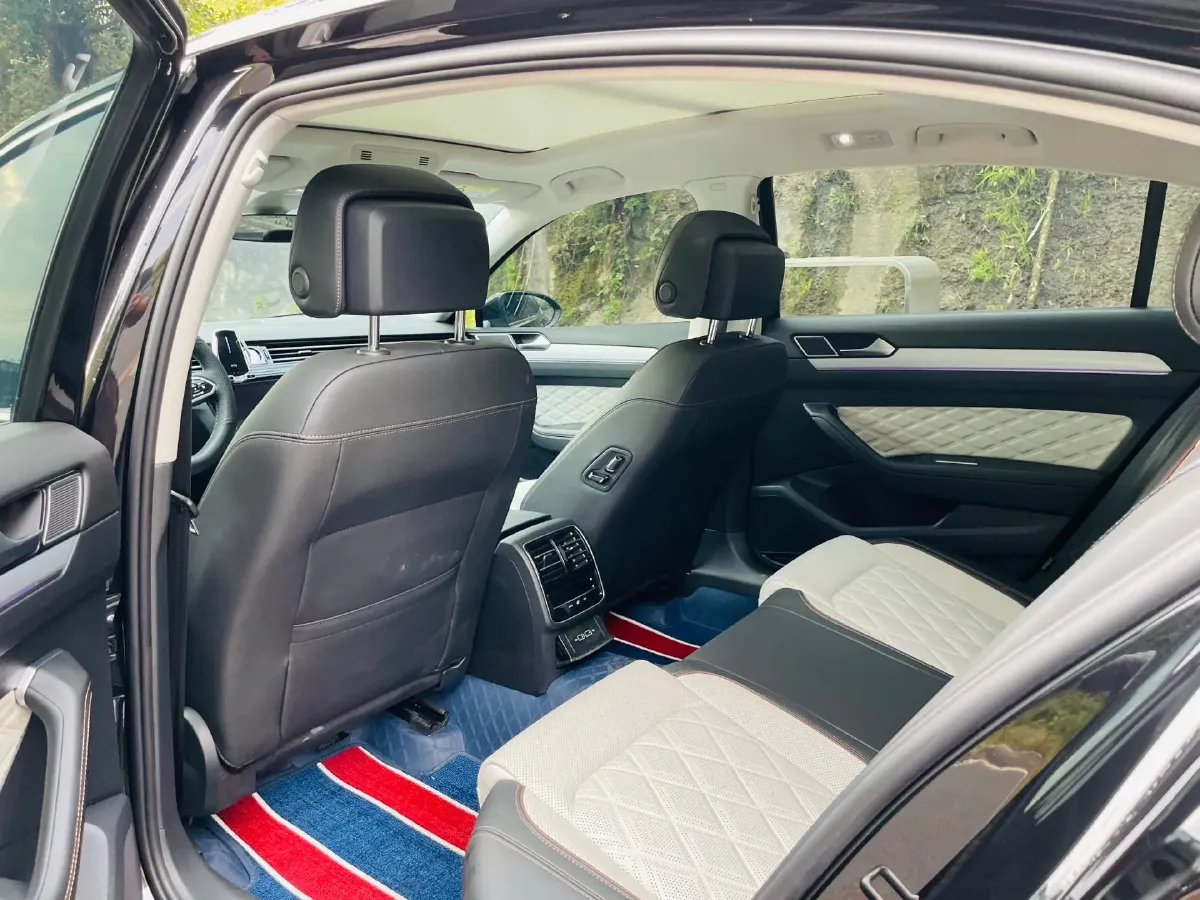 2024 Volkswagen Magotan 2.0T 186HP L4 7DCT,autocango,china used car exporter,china ev exporter,chinese used car exporter,chinese used ev exporter