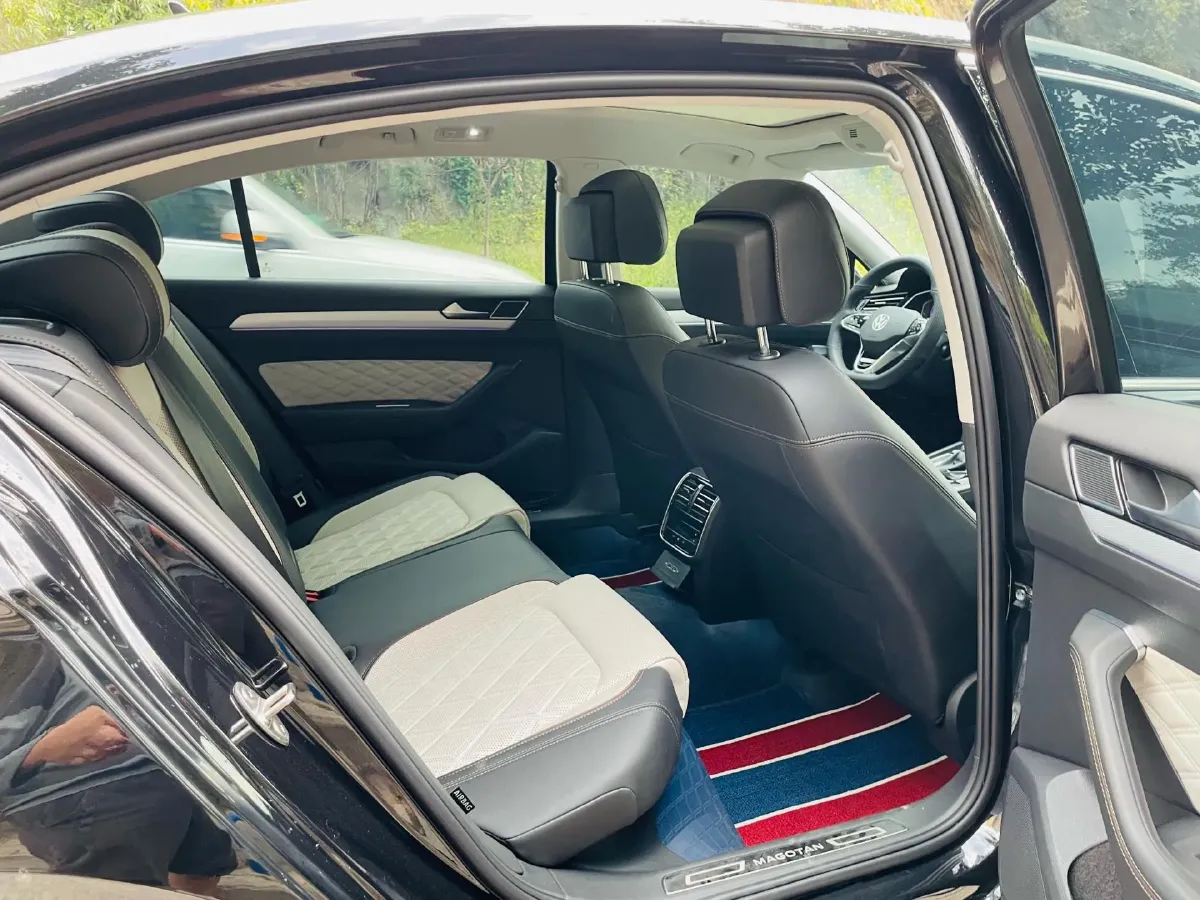 2024 Volkswagen Magotan 2.0T 186HP L4 7DCT,autocango,china used car exporter,china ev exporter,chinese used car exporter,chinese used ev exporter