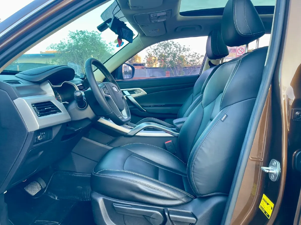 2017 Bestune X80 2.0L 147HP L4 6AT,autocango,china used car exporter,china ev exporter,chinese used car exporter,chinese used ev exporter