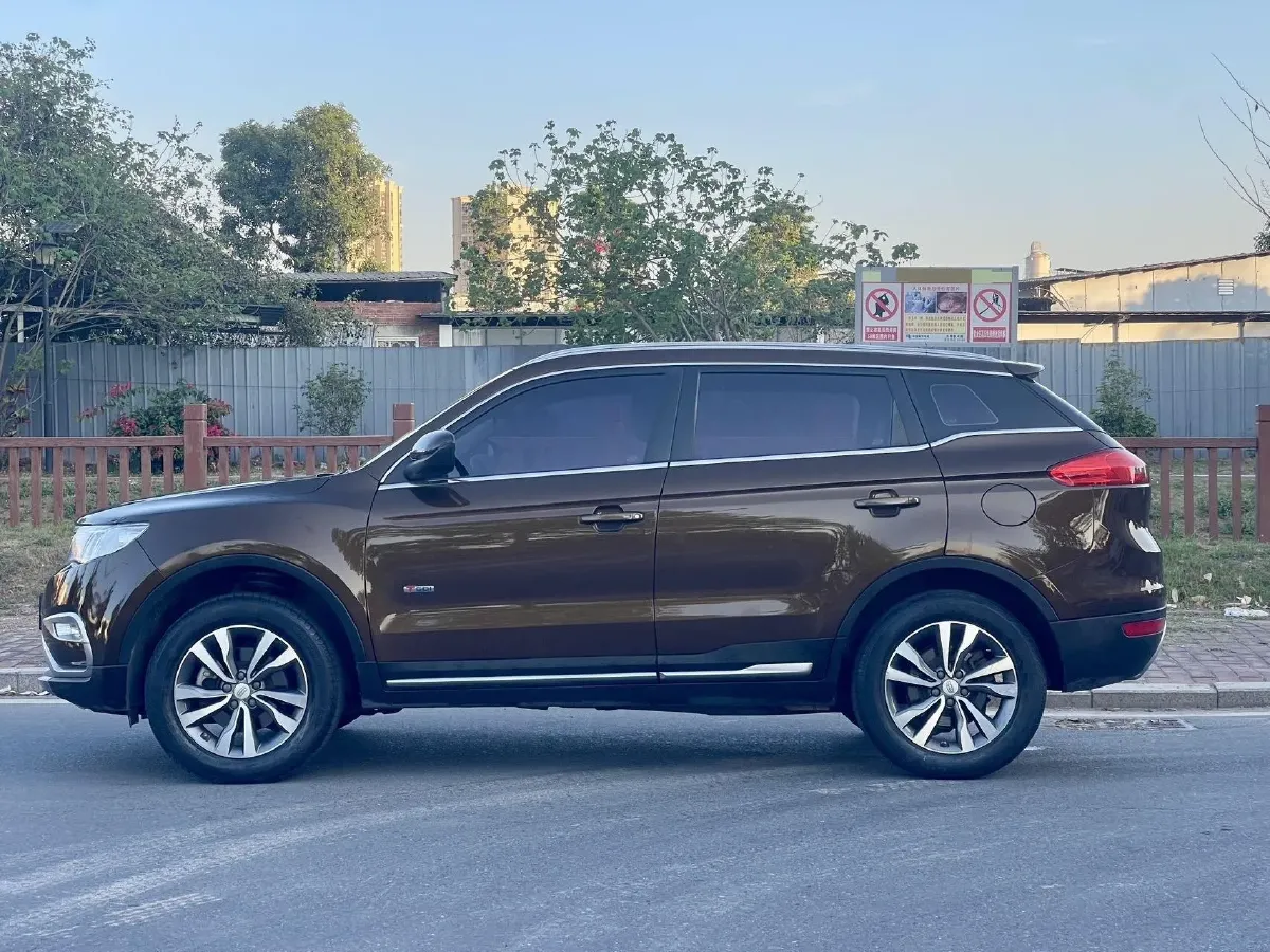 2017 Bestune X80 2.0L 147HP L4 6AT,autocango,china used car exporter,china ev exporter,chinese used car exporter,chinese used ev exporter