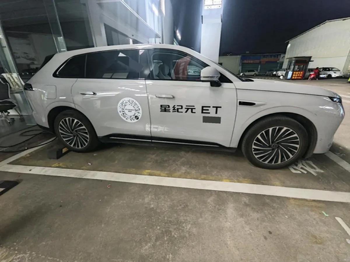 2025 Exceed Sterra ET REEV 156HP REEV,autocango,china used car exporter,china ev exporter,chinese used car exporter,chinese used ev exporter