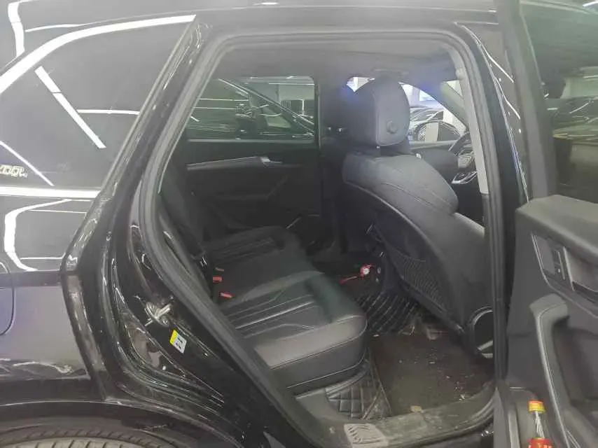 2022 Audi Q5L 2.0T 190HP L4 7DCT,autocango,china used car exporter,china ev exporter,chinese used car exporter,chinese used ev exporter