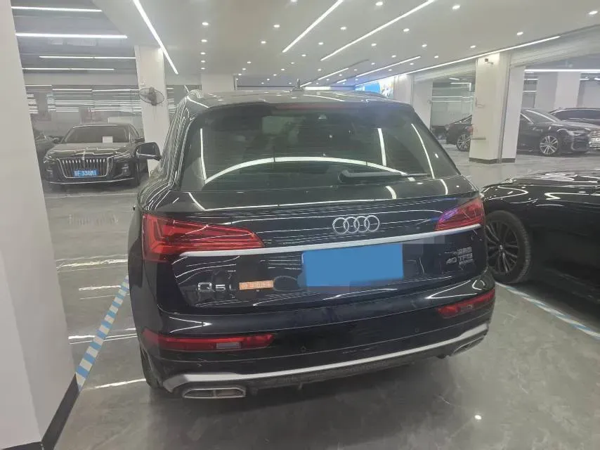 2022 Audi Q5L 2.0T 190HP L4 7DCT,autocango,china used car exporter,china ev exporter,chinese used car exporter,chinese used ev exporter
