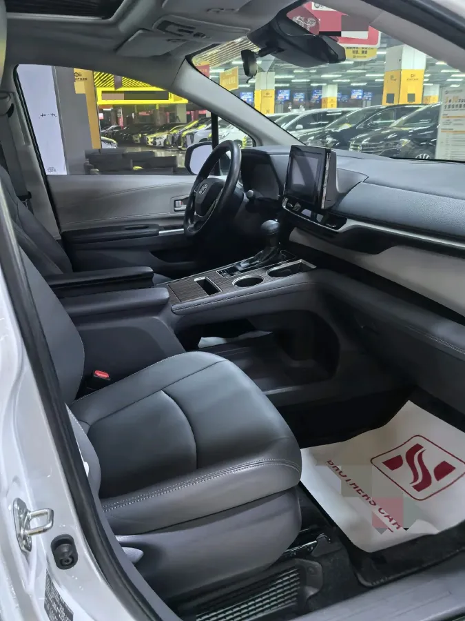 2024 Toyota Sienna 2.5L 189HP L4 E-CVT Hybrid,autocango,china used car exporter,china ev exporter,chinese used car exporter,chinese used ev exporter