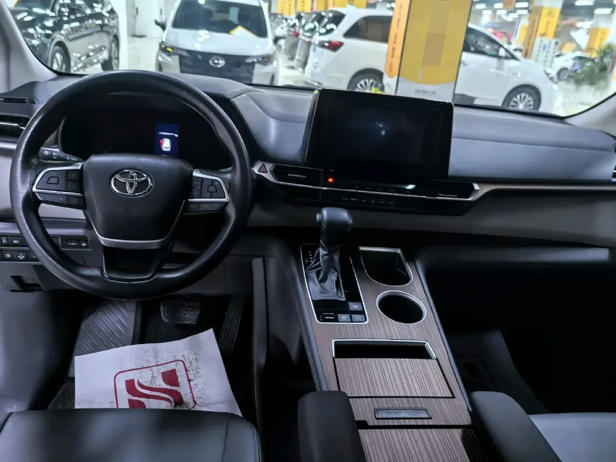 2024 Toyota Sienna 2.5L 189HP L4 E-CVT Hybrid,autocango,china used car exporter,china ev exporter,chinese used car exporter,chinese used ev exporter