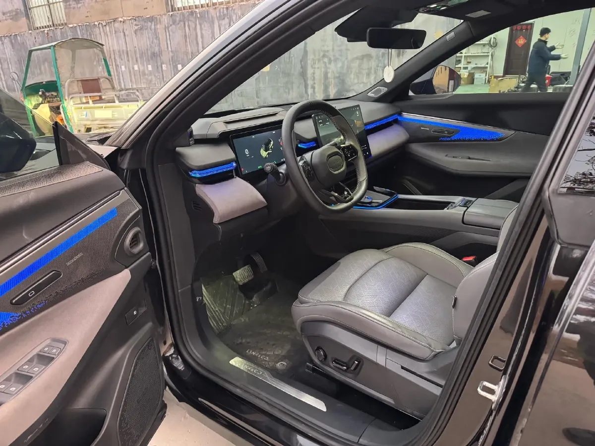 2025 LYNK&CO 08 EM-P 1.5T 163HP L4 3DHT PHEV 39.6/39.8KWH,autocango,china used car exporter,china ev exporter,chinese used car exporter,chinese used ev exporter