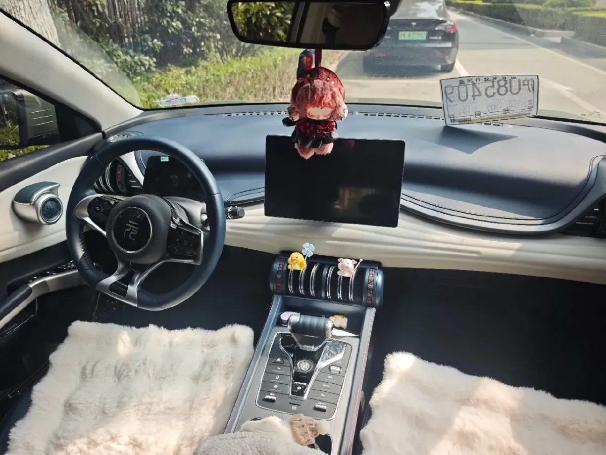 2022 Roewe RX5 MAX 1.5T 181HP L4 6AT,autocango,china used car exporter,china ev exporter,chinese used car exporter,chinese used ev exporter