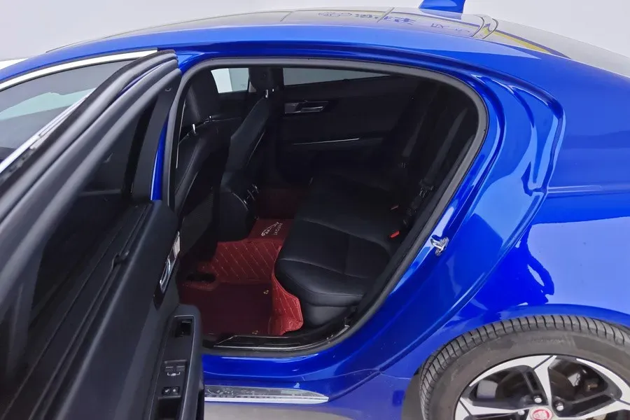 2019 HongQi H7 2.0T 204HP L4 6AT,autocango,china used car exporter,china ev exporter,chinese used car exporter,chinese used ev exporter