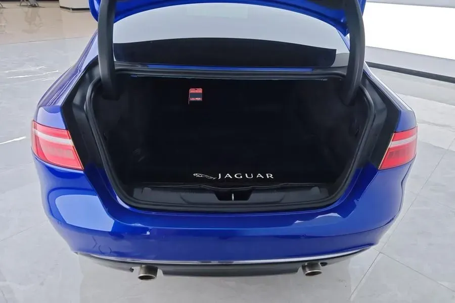 2019 HongQi H7 2.0T 204HP L4 6AT,autocango,china used car exporter,china ev exporter,chinese used car exporter,chinese used ev exporter