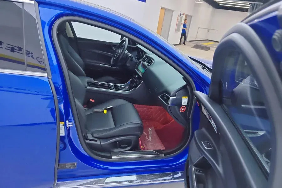 2019 HongQi H7 2.0T 204HP L4 6AT,autocango,china used car exporter,china ev exporter,chinese used car exporter,chinese used ev exporter