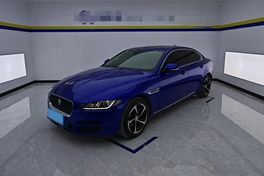 2019 HongQi H7 2.0T 204HP L4 6AT,autocango,china used car exporter,china ev exporter,chinese used car exporter,chinese used ev exporter