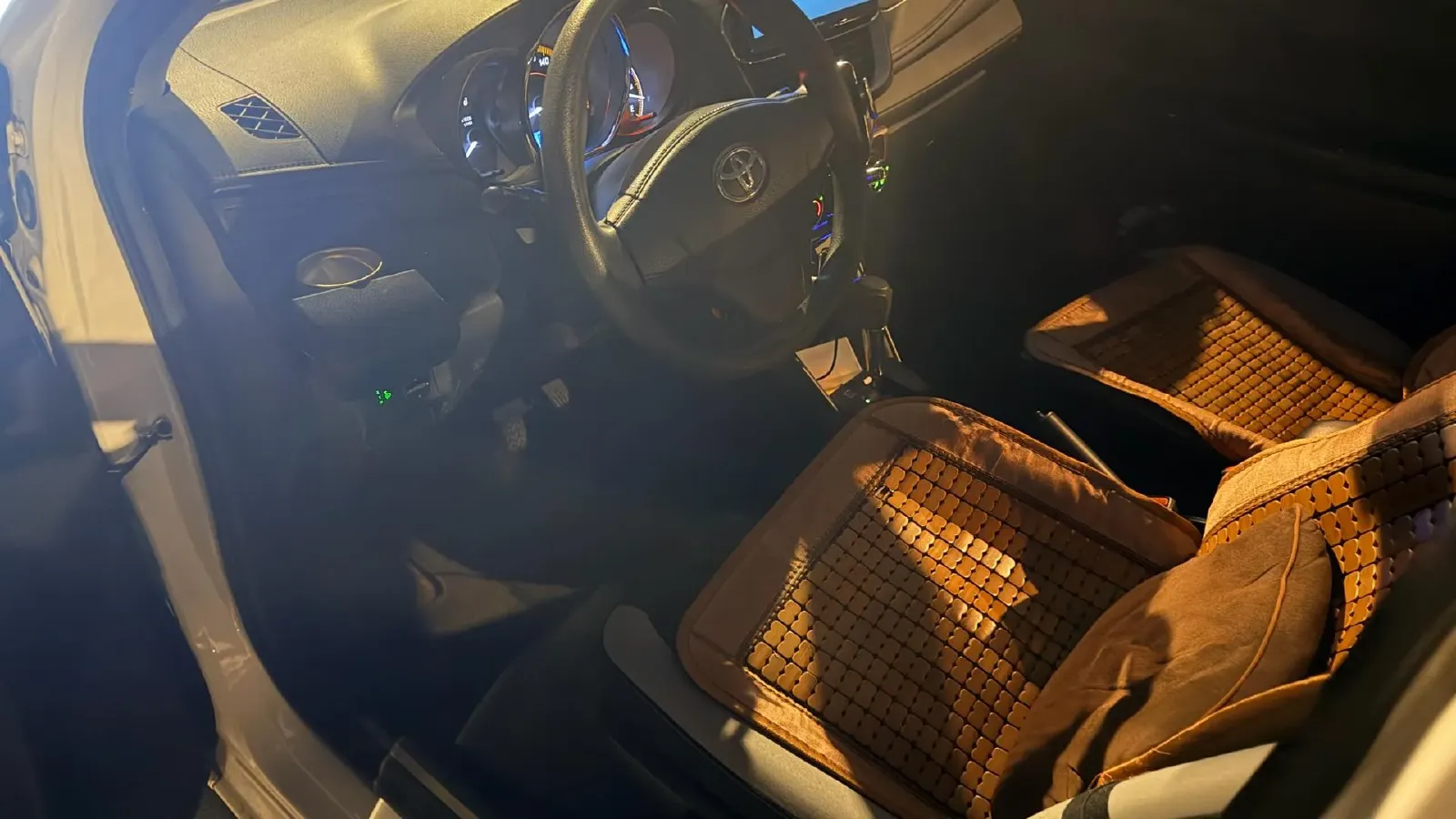 2020 Toyota Yaris L 1.5L 110HP L4 CVT,autocango,china used car exporter,china ev exporter,chinese used car exporter,chinese used ev exporter