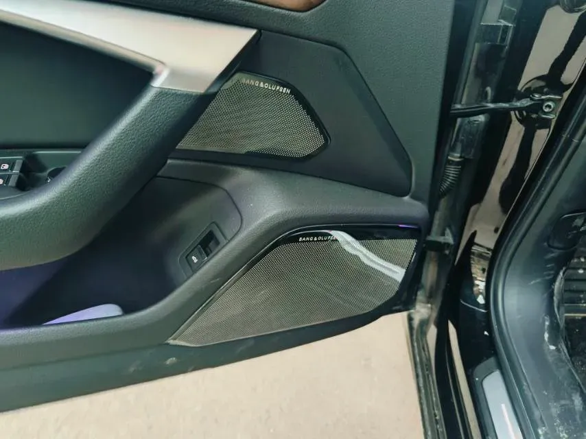 2022 Audi A6L 2.0T 190HP L4 7DCT,autocango,china used car exporter,china ev exporter,chinese used car exporter,chinese used ev exporter