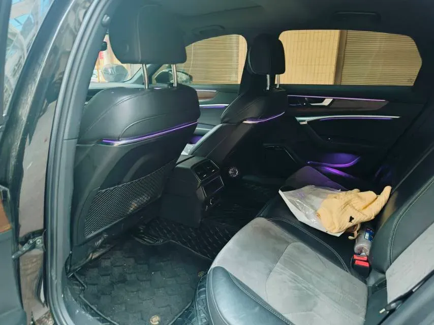 2022 Audi A6L 2.0T 190HP L4 7DCT,autocango,china used car exporter,china ev exporter,chinese used car exporter,chinese used ev exporter