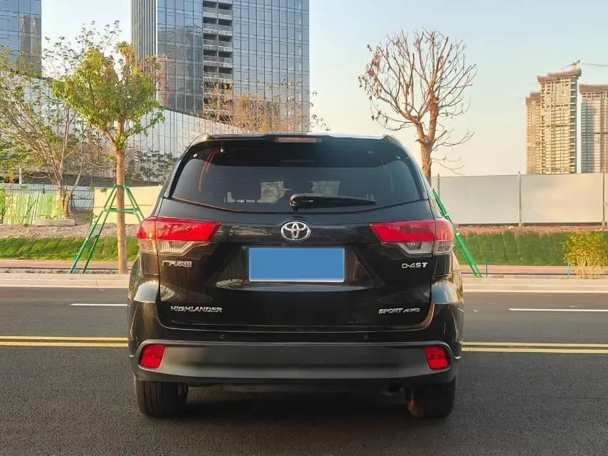 2018 Jeep Grand Commander 2.0T 265HP L4 9AT,autocango,china used car exporter,china ev exporter,chinese used car exporter,chinese used ev exporter