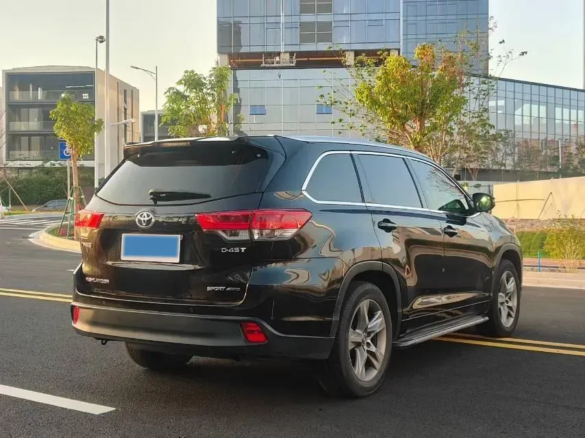 2018 Jeep Grand Commander 2.0T 265HP L4 9AT,autocango,china used car exporter,china ev exporter,chinese used car exporter,chinese used ev exporter