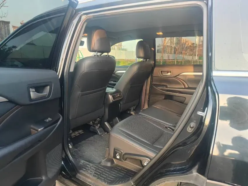 2018 Jeep Grand Commander 2.0T 265HP L4 9AT,autocango,china used car exporter,china ev exporter,chinese used car exporter,chinese used ev exporter