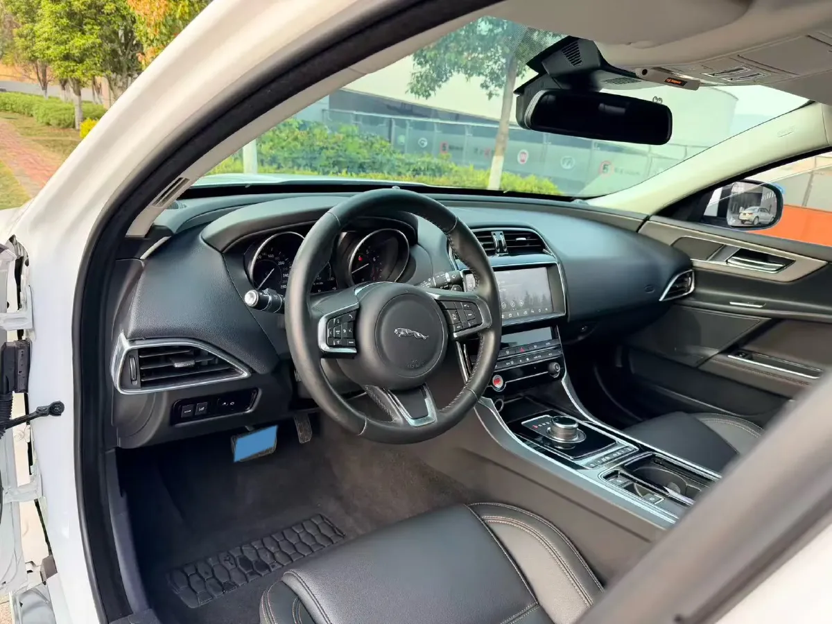 2018 Jaguar XEL 2.0T 200HP L4 8AT,autocango,china used car exporter,china ev exporter,chinese used car exporter,chinese used ev exporter