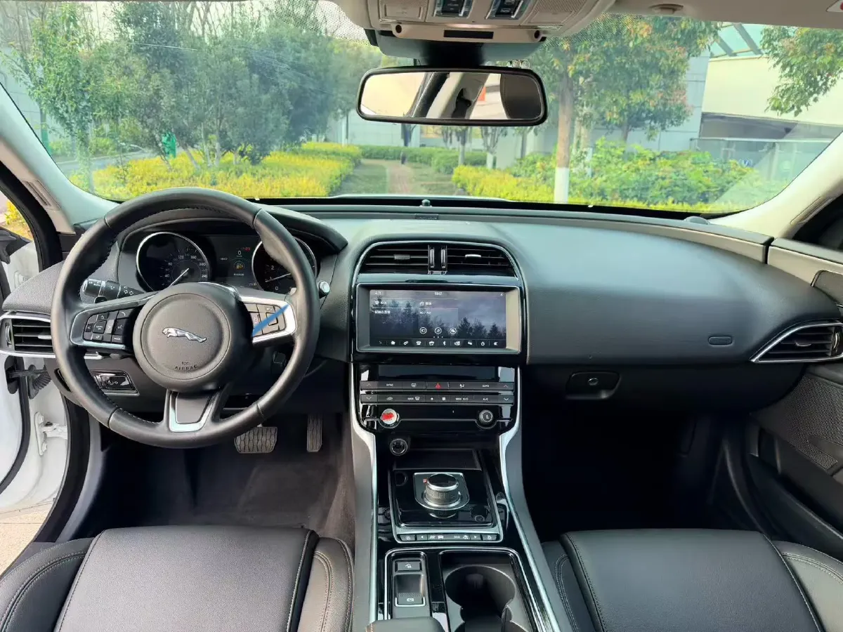 2018 Jaguar XEL 2.0T 200HP L4 8AT,autocango,china used car exporter,china ev exporter,chinese used car exporter,chinese used ev exporter