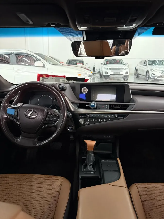 2020 Lexus ES 2.5L 178HP L4 E-CVT Hybrid,autocango,china used car exporter,china ev exporter,chinese used car exporter,chinese used ev exporter