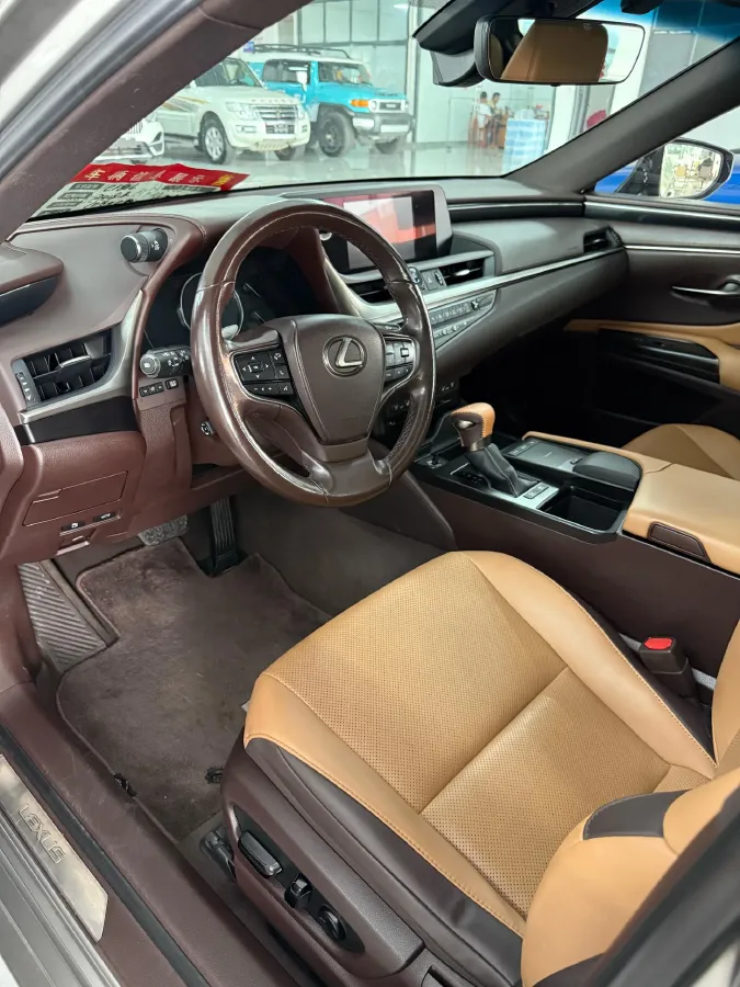2020 Lexus ES 2.5L 178HP L4 E-CVT Hybrid,autocango,china used car exporter,china ev exporter,chinese used car exporter,chinese used ev exporter