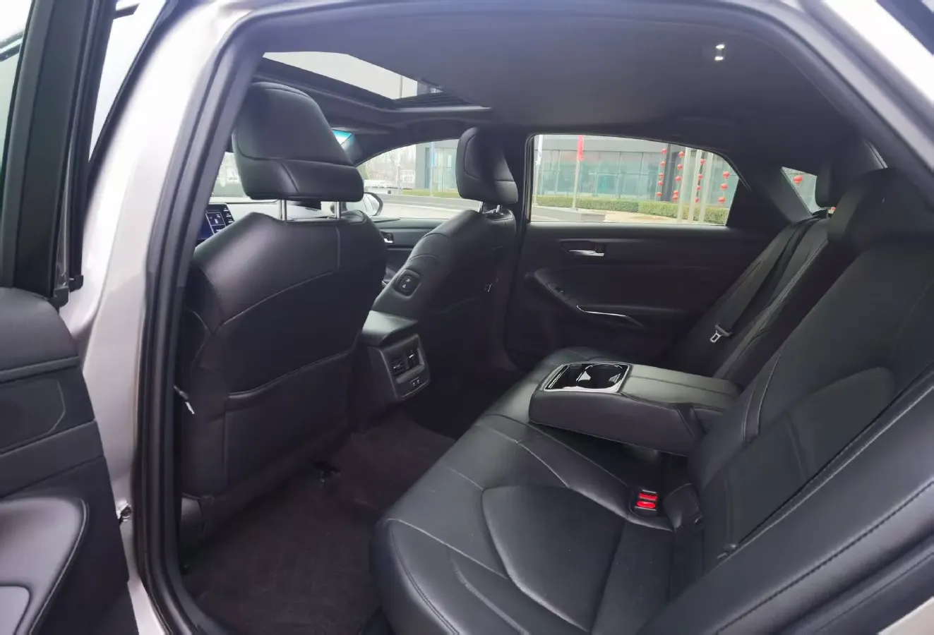 2019 Toyota Avalon 2.5L 178HP L4 E-CVT Hybrid,autocango,china used car exporter,china ev exporter,chinese used car exporter,chinese used ev exporter