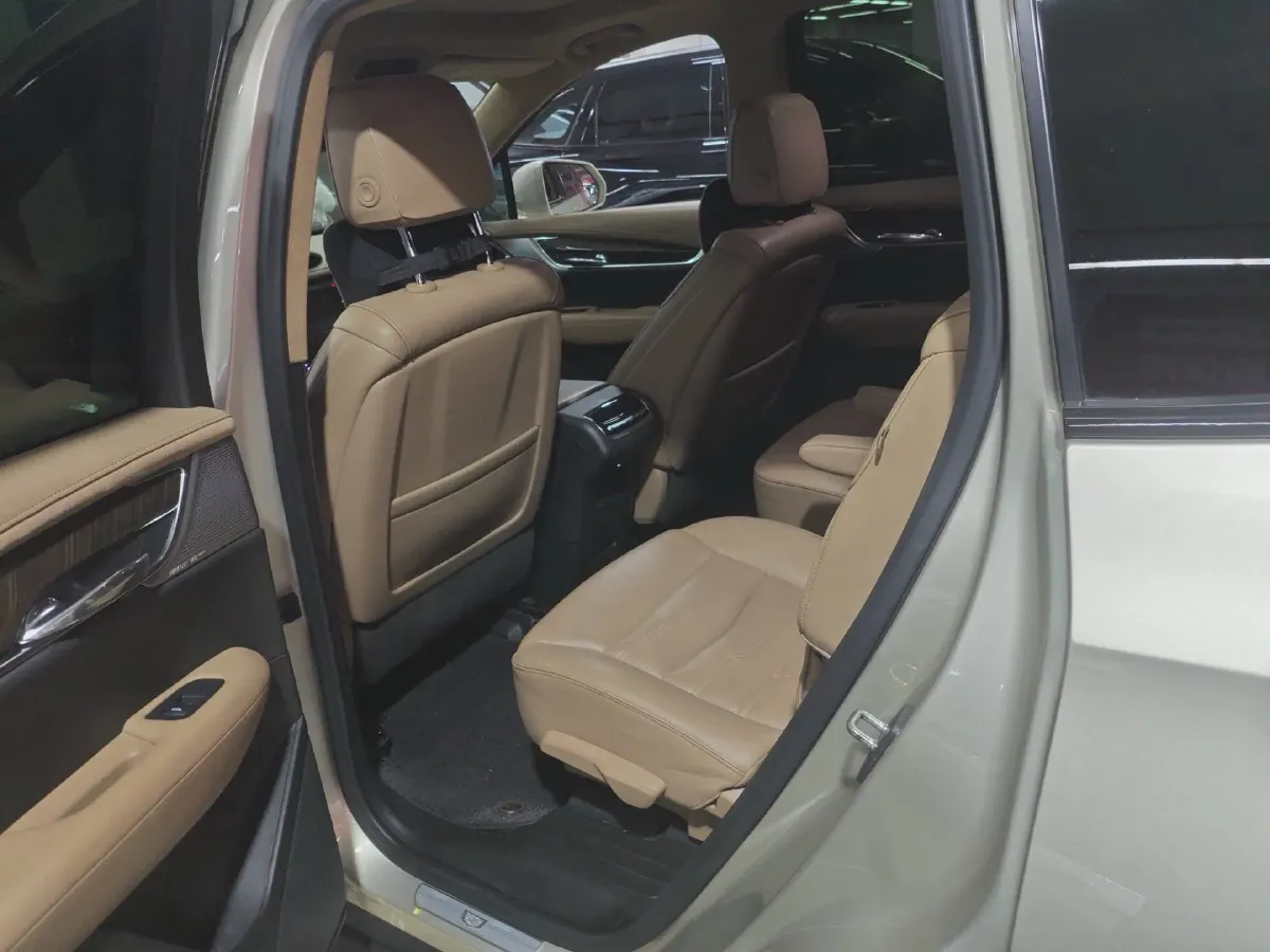 2021 Cadillac XT6 2.0T 237HP L4 9AT,autocango,china used car exporter,china ev exporter,chinese used car exporter,chinese used ev exporter