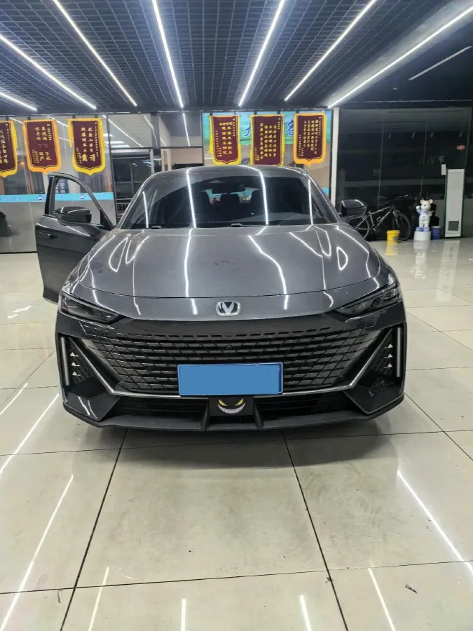 2024 ChangAn UNI-V 1.5T 188HP L4 7DCT,autocango,china used car exporter,china ev exporter,chinese used car exporter,chinese used ev exporter