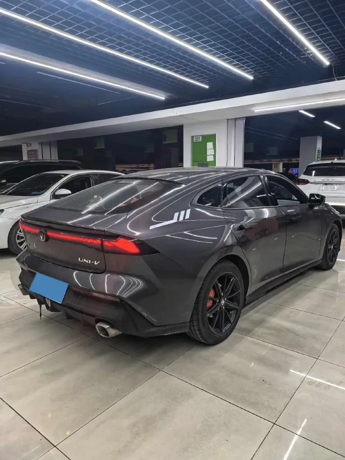 2024 ChangAn UNI-V 1.5T 188HP L4 7DCT,autocango,china used car exporter,china ev exporter,chinese used car exporter,chinese used ev exporter