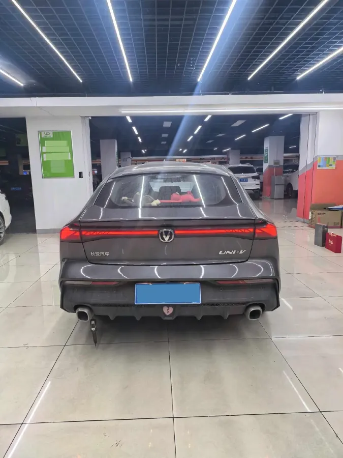 2024 ChangAn UNI-V 1.5T 188HP L4 7DCT,autocango,china used car exporter,china ev exporter,chinese used car exporter,chinese used ev exporter