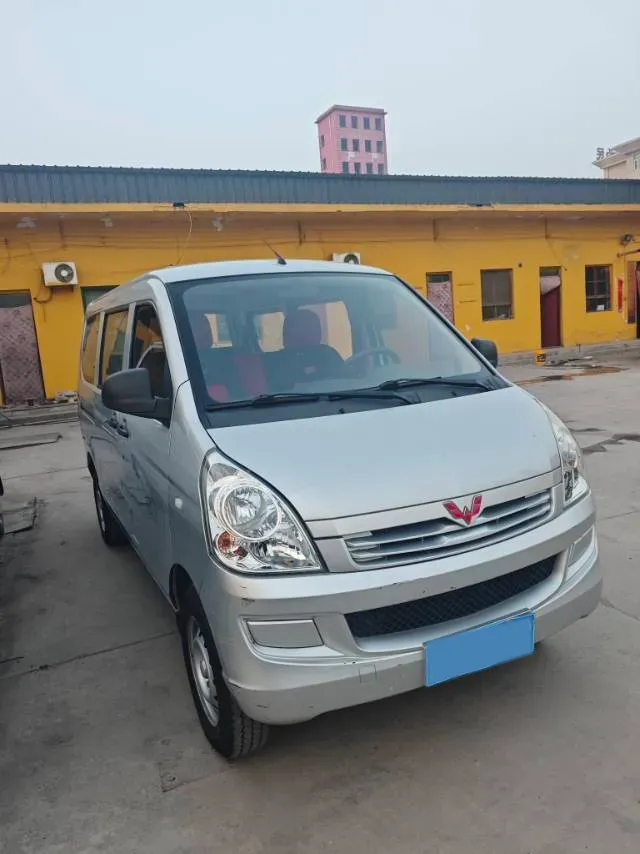 2014 WuLing RongGuang 1.5L 107HP L4 5MT,autocango,china used car exporter,china ev exporter,chinese used car exporter,chinese used ev exporter